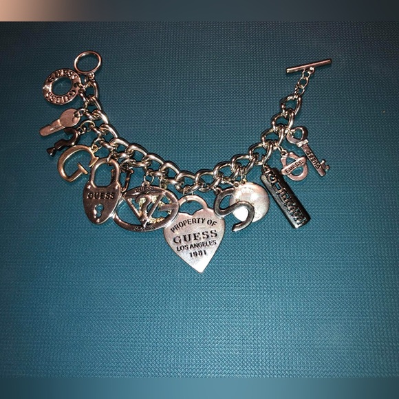 GUESS Charm Bracelet Silver - Picture 3 of 3